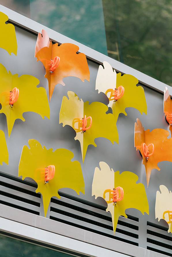 她用宜家的便宜家具、脚手架、木地板、晾衣架…设计出的最有创意的联合办公-42