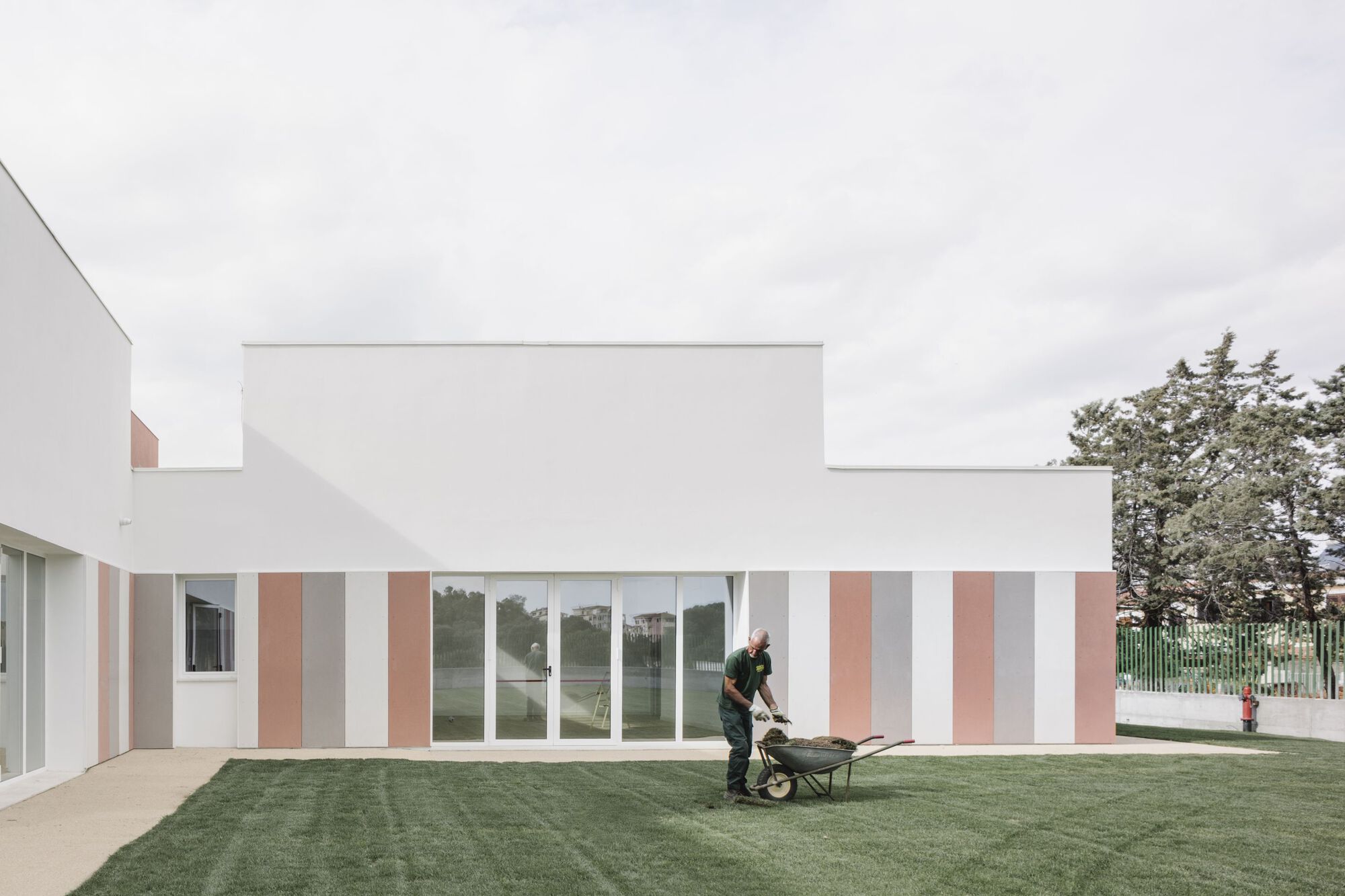 New Nursery School on Via dell’Acquamarina / LERUA Studio-14