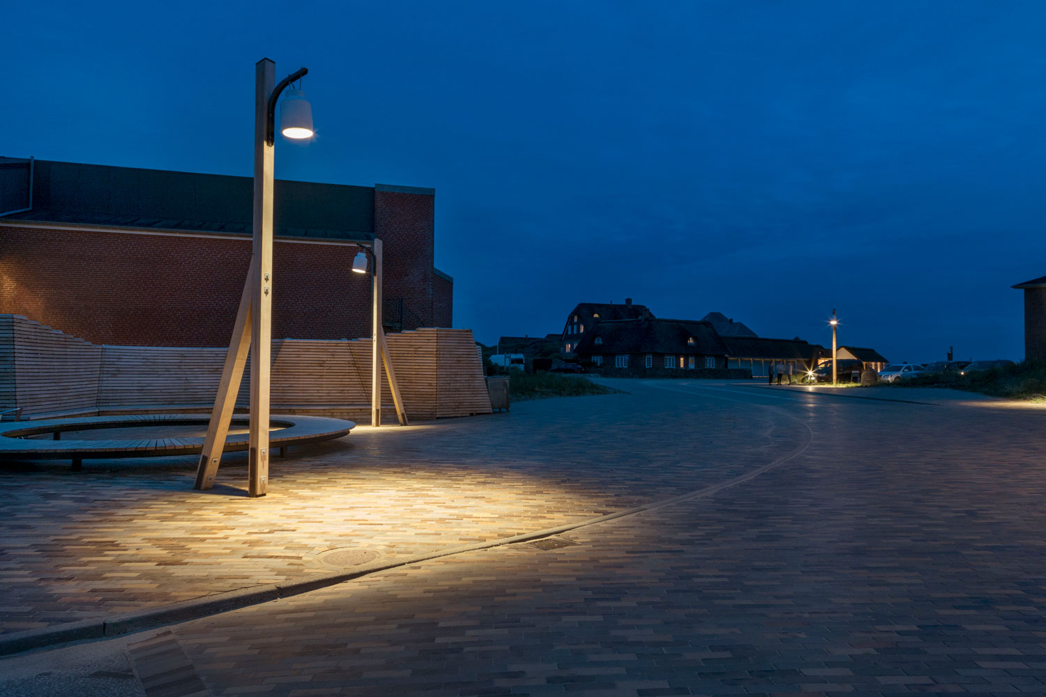 历史砖墙重塑丹麦 Fanø Bad 海滨小镇-13