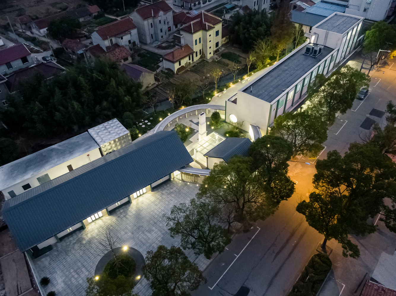 新和社区文化中心 · 绿意环绕的公共空间-28