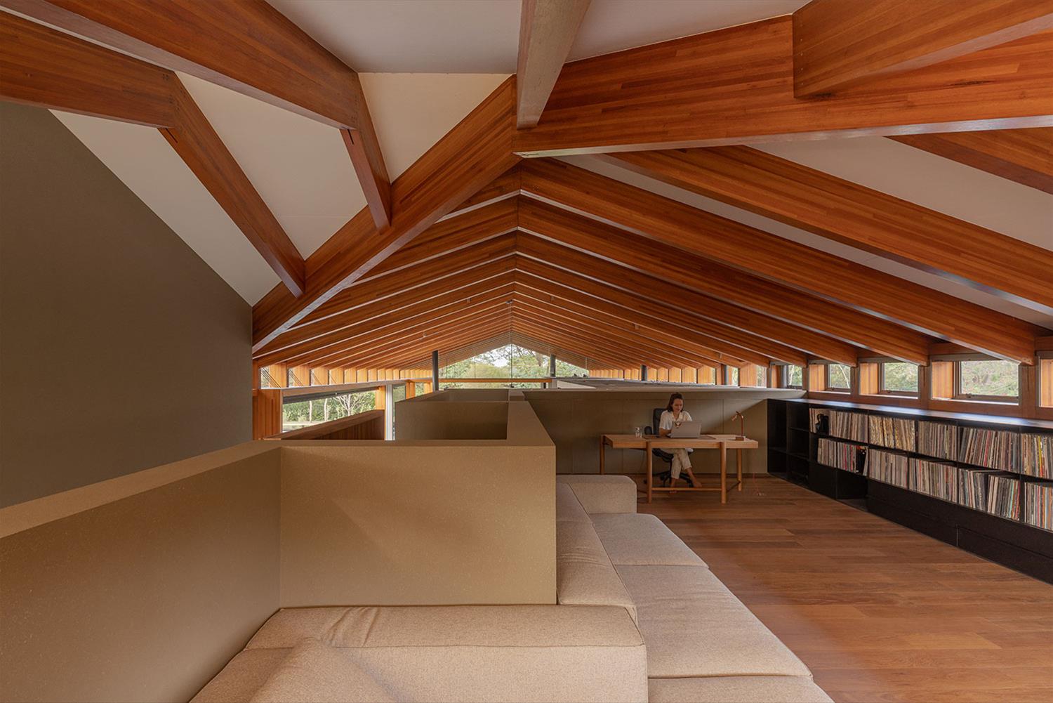 巴西建筑师 Gui Mattos 的木结构环保住宅设计-34