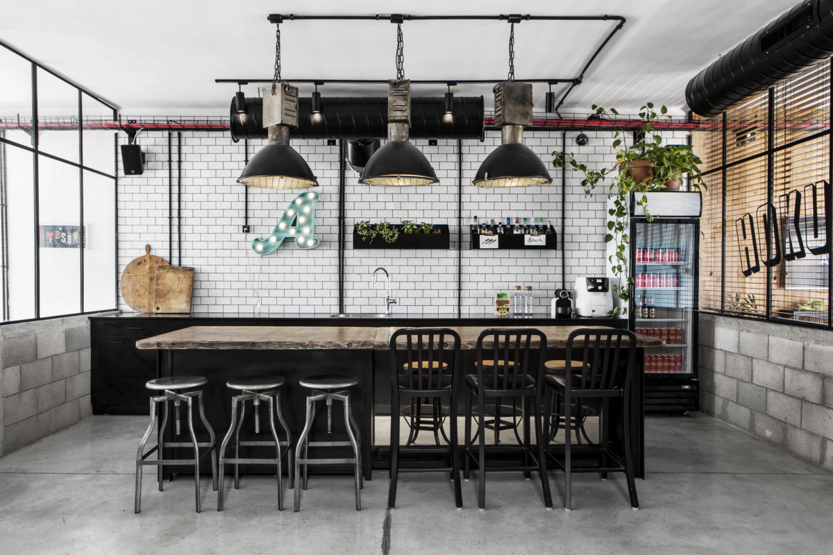 工业风中的温暖灵魂 | 探访 Awesome TLV 特拉维夫办公室-11