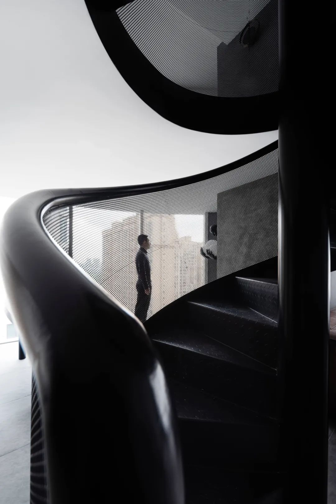 120m²暗黑系公寓，冷硬质感还原深邃本真！-21