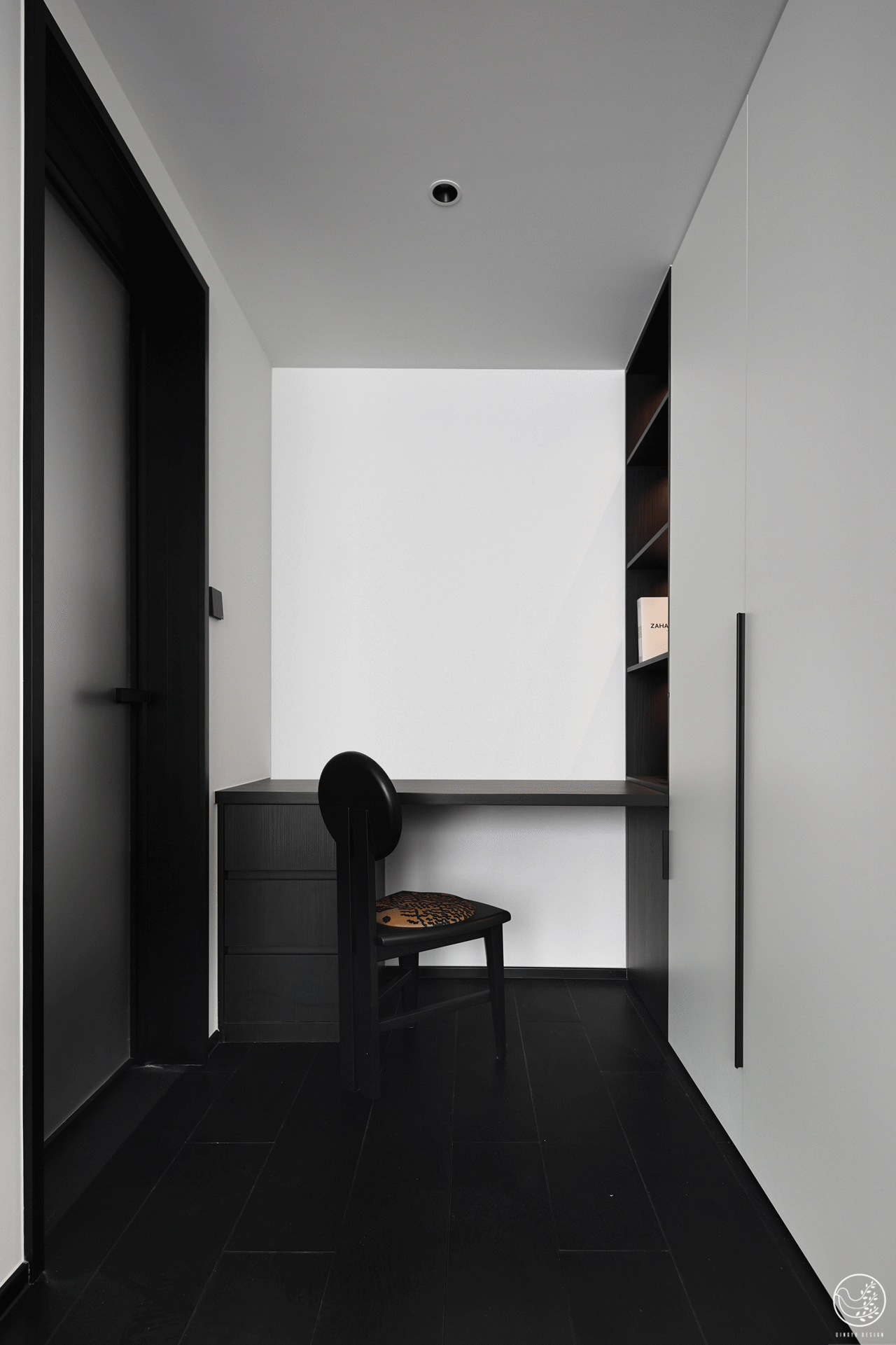 黑白灰的克制与浪漫-49