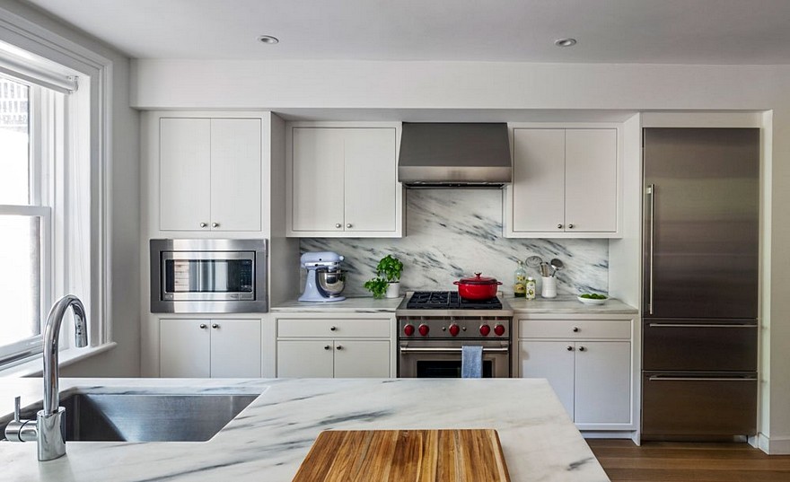 Fort Greene Brownstone House Divided into Three Duplexes for an Extended Family-37