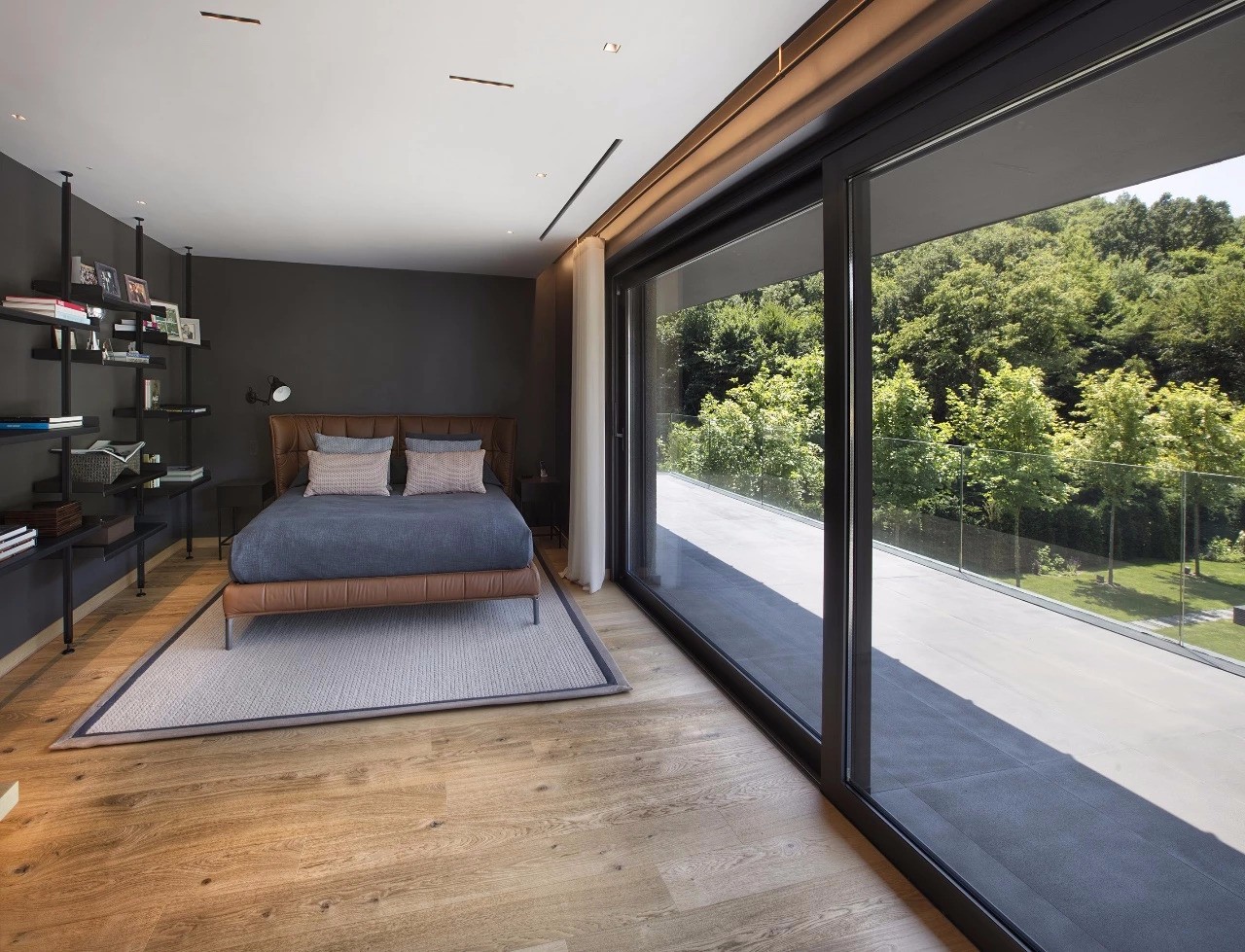 一家 4 口丨住 1700m² 艺术大宅-37