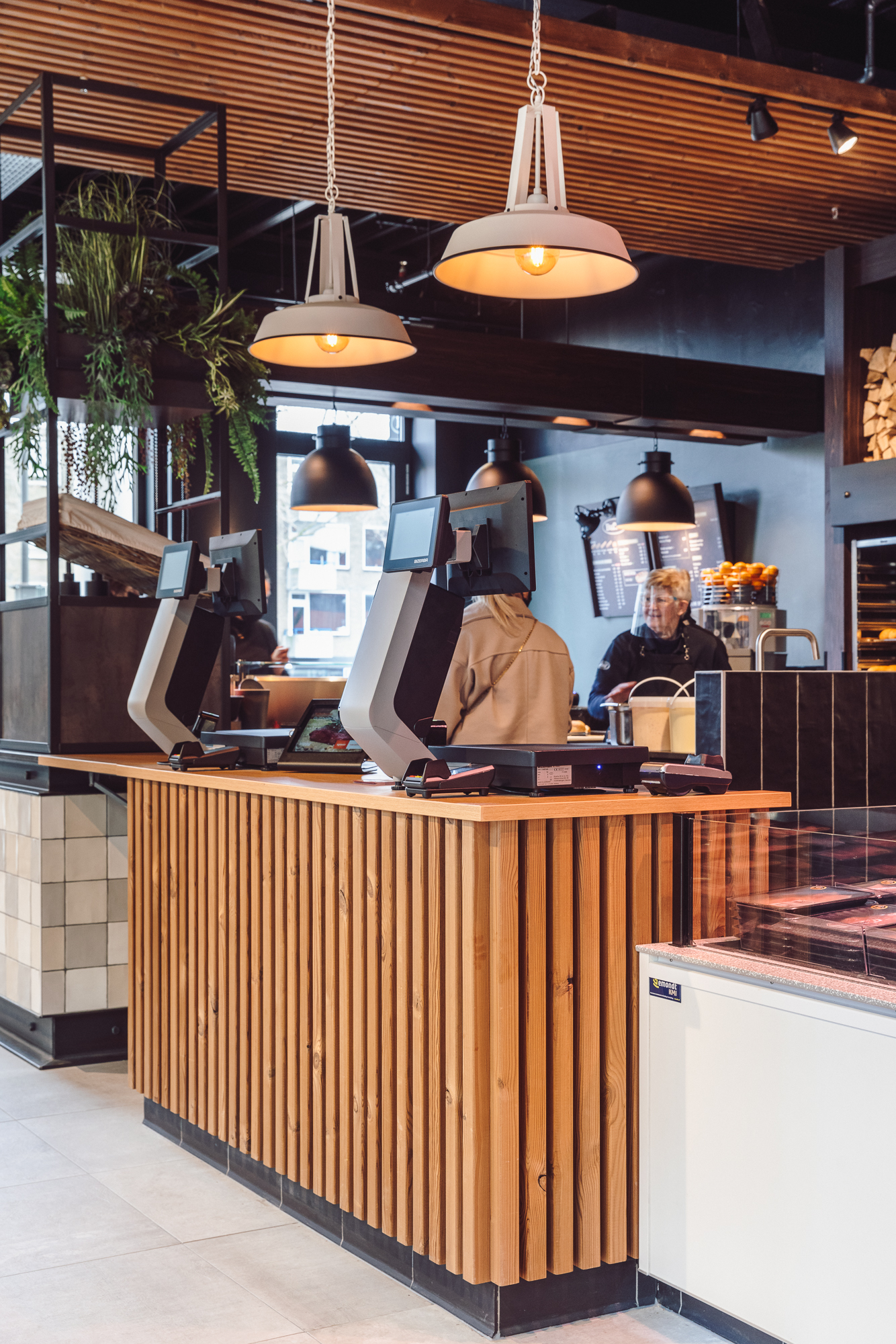 荷兰马斯特里赫特“Van Melik Bufkes”肉铺设计-4