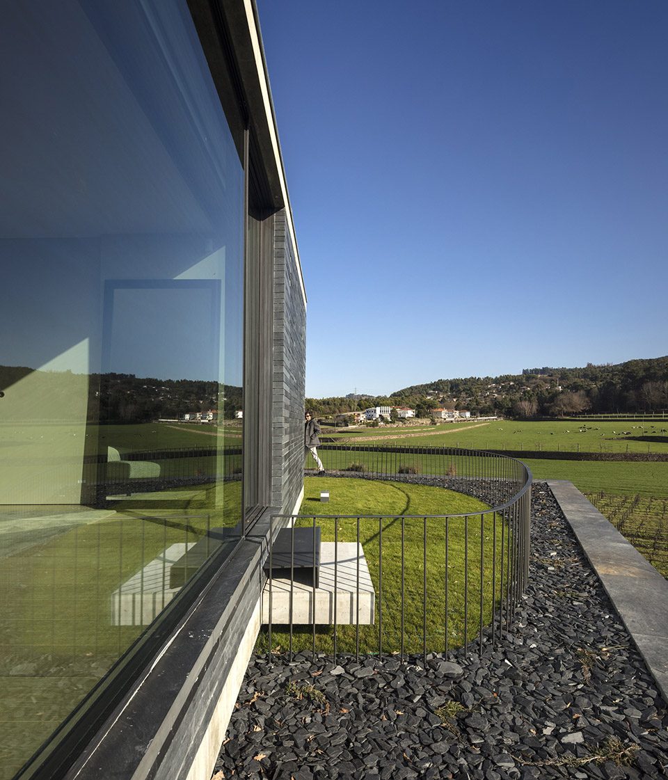 葡萄牙 RPFV 别墅,融入自然与历史的现代住宅设计-44