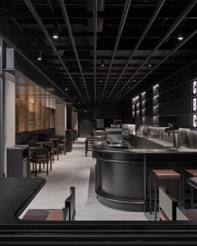 黑色代码晨间酒吧