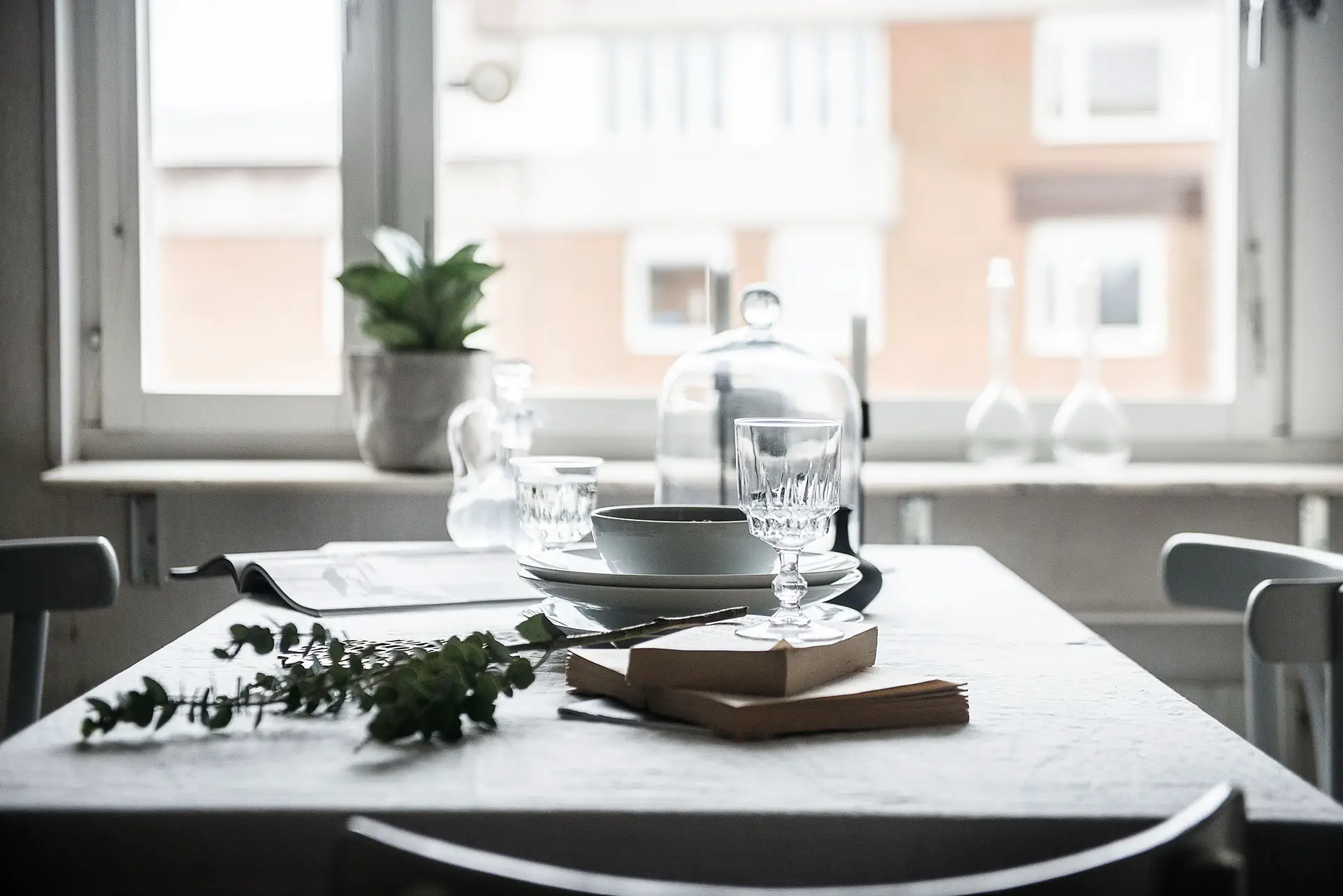 温馨封闭式观景阳台设计-9