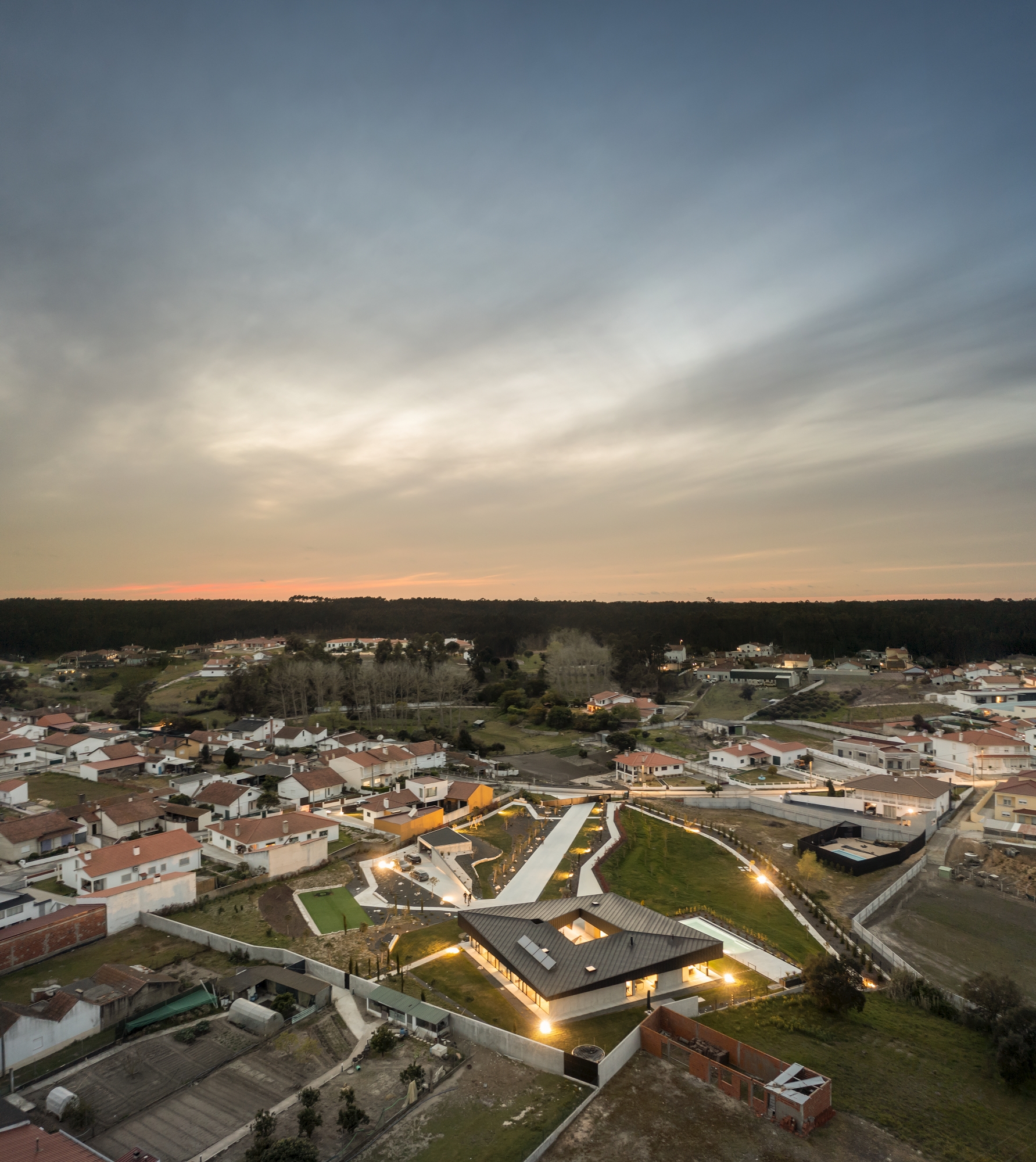 格兰德马里尼亚之家丨葡萄牙丨Contaminar Arquitectos-41