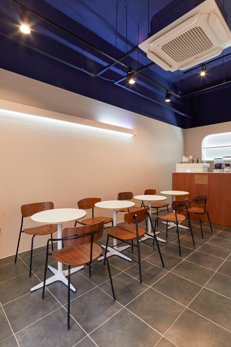 简约风 10 坪咖啡厅设计，打造温馨舒适空间-6