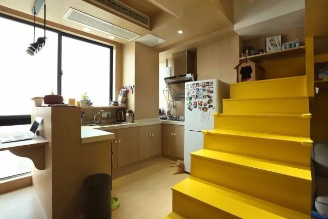 30㎡的房，他俩睡在半空，住出了100㎡的效果，神作-33