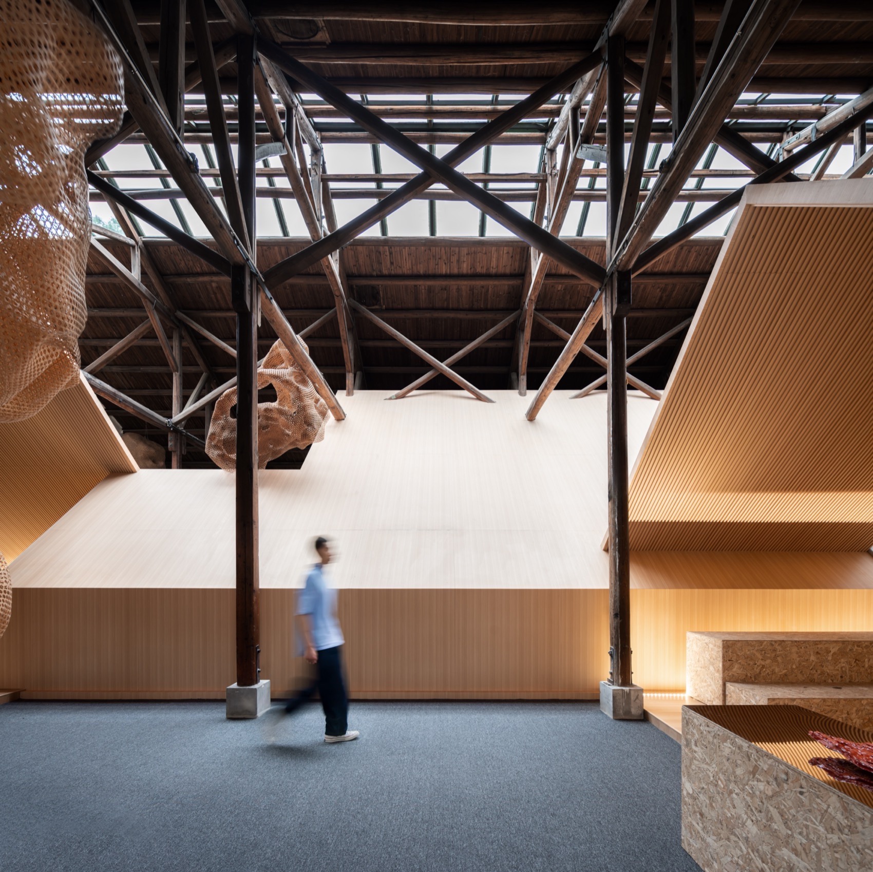 “仓中仓”媒体发布中心 | 旧仓库焕新生的空间魔法-21