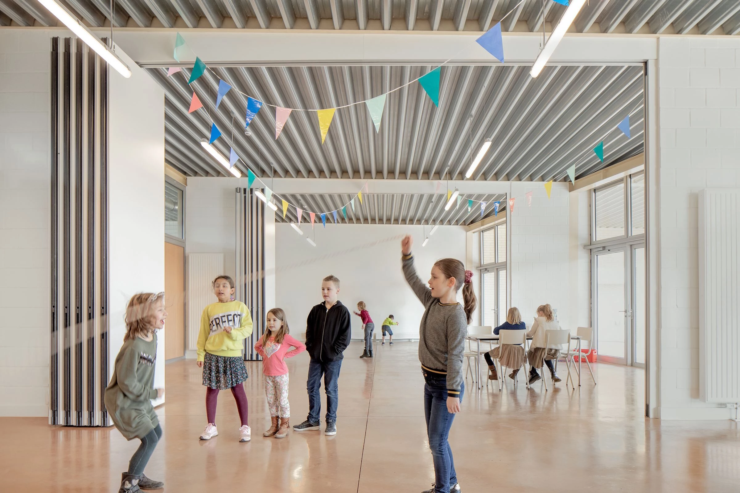 多功能社区中心 · 灵活适应的比利时 Warot 建筑丨BILD-19