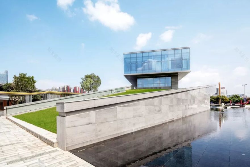 山水之间的城市客厅——昆明佳兆业城市广场-18