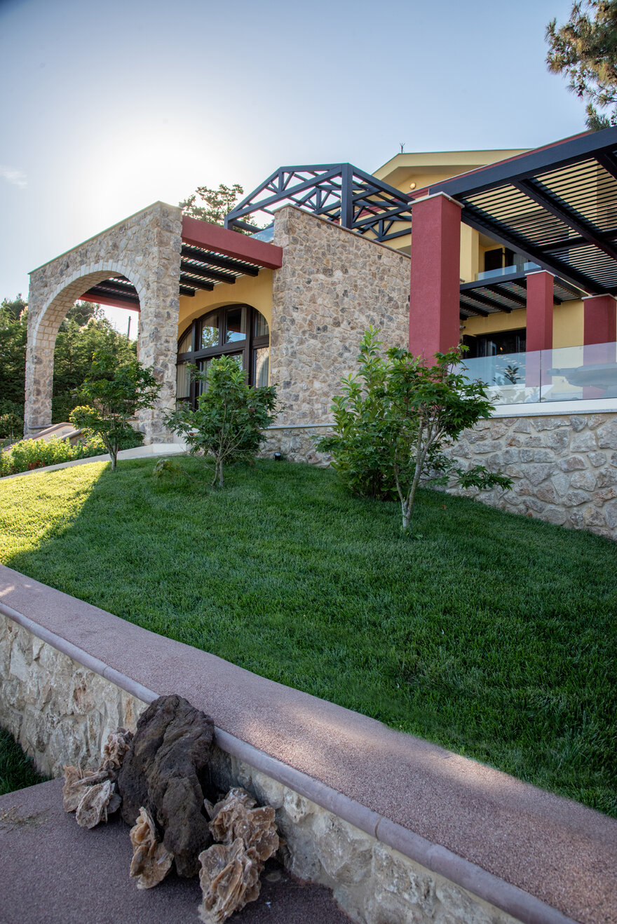 Sea Side Villa / Stella Adrimi-6