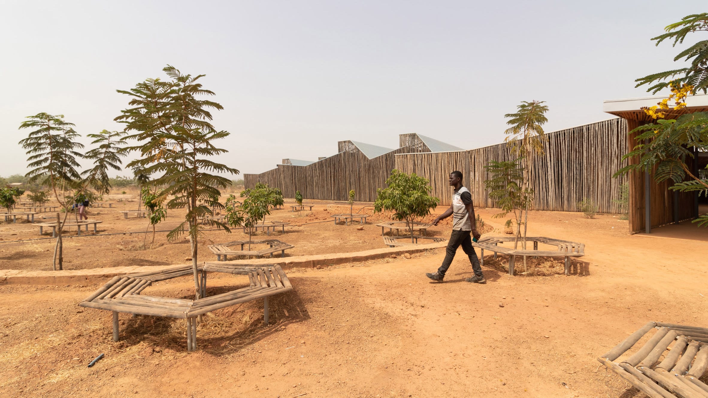 泥土与木头的共生设计 | 贝宁理工学院-0