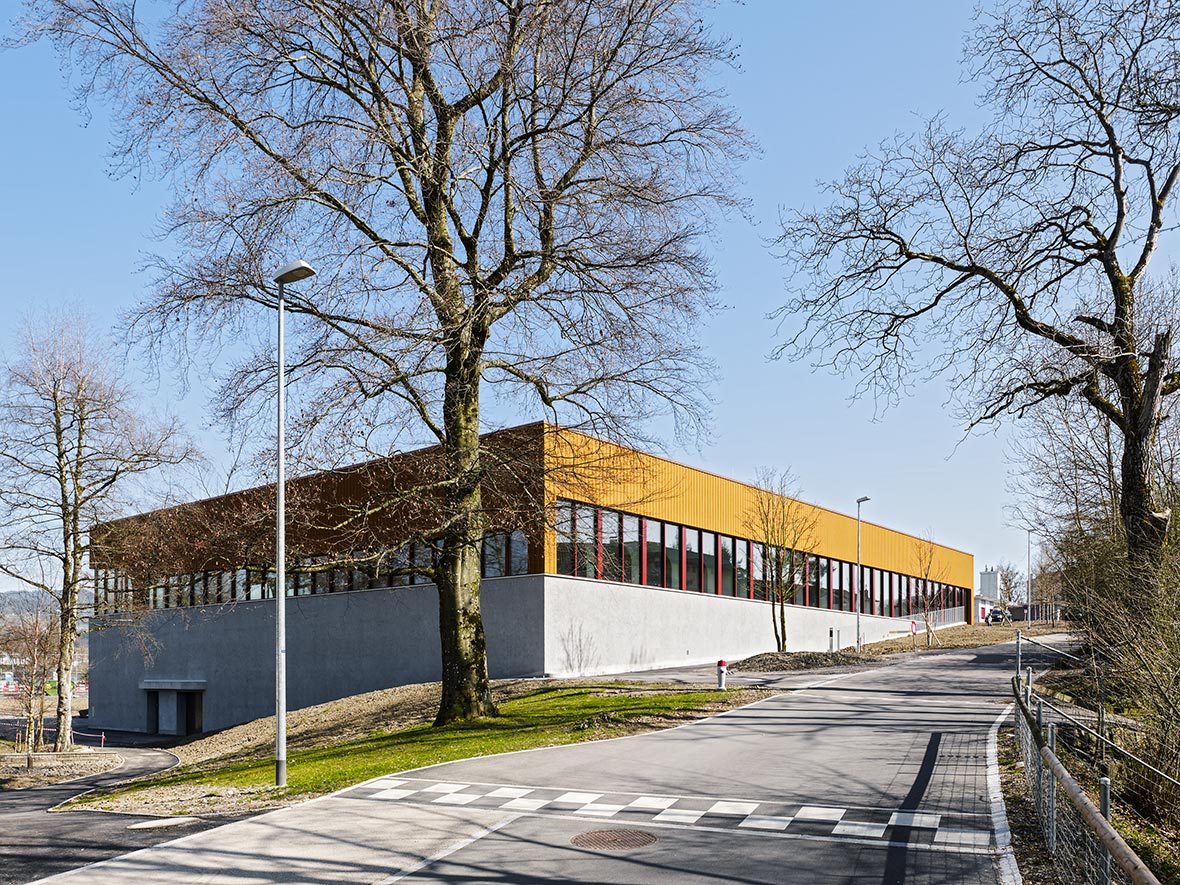 校园运动中心的多功能大厅设计-2