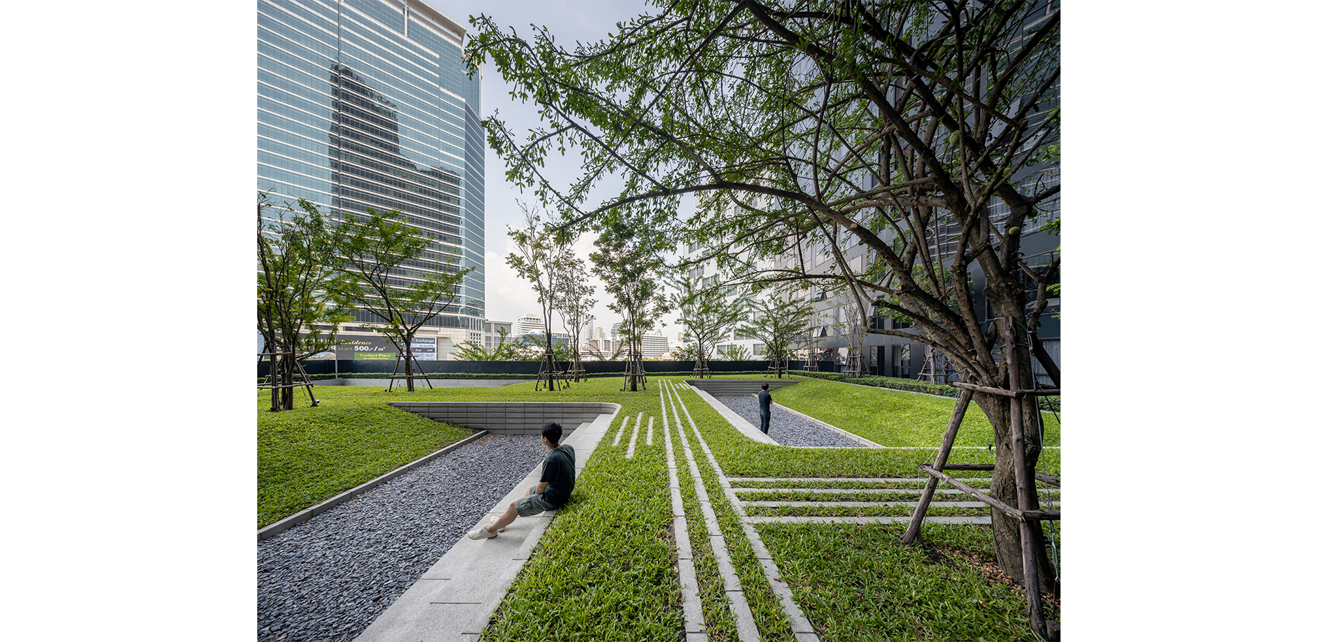 Urban Mountain: Gardens of Ashton Chula-Silom | TROP : terrains + open space-29