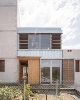 Cervelló住宅，西班牙 / Arqbag