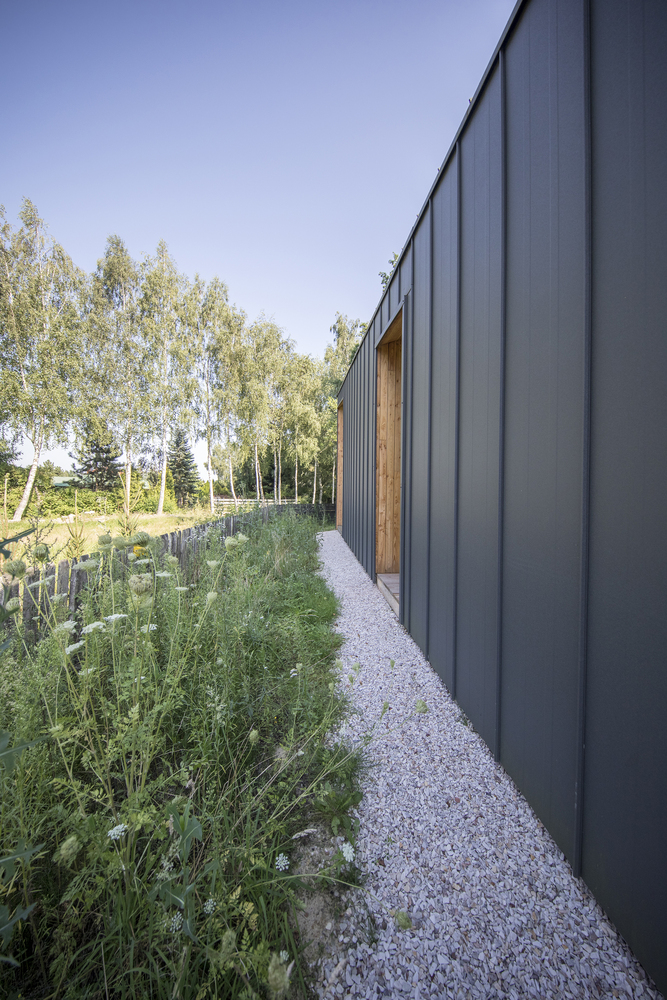 波兰村庄里的“石棺”别墅-47