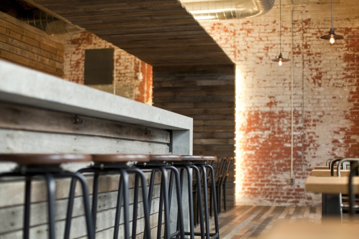 Michigan 百年老厂房变身为现代手工威士忌酒坊，历史与未来交融-10