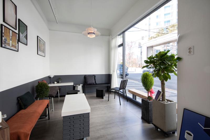 融合北欧风与复古的 12 坪咖啡厅设计-5