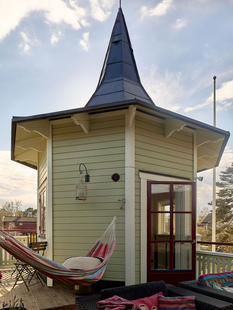 瑞典乡村小屋 | 塔楼与屋顶露台完美融合-24