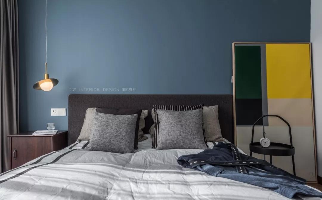 90 后婚房爆改,简约灰色调中的活力与诗意-27