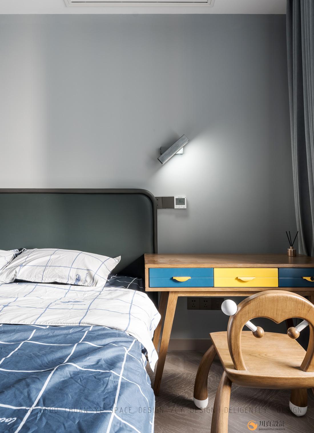 极简黑白灰空间中的宁静“蓝”-26