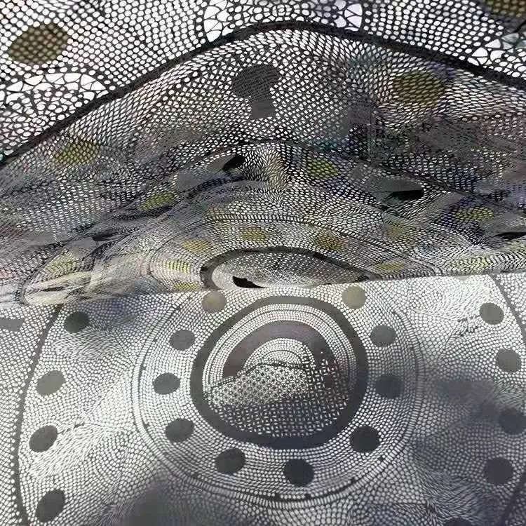 Myriam Dion 报纸改造艺术-2