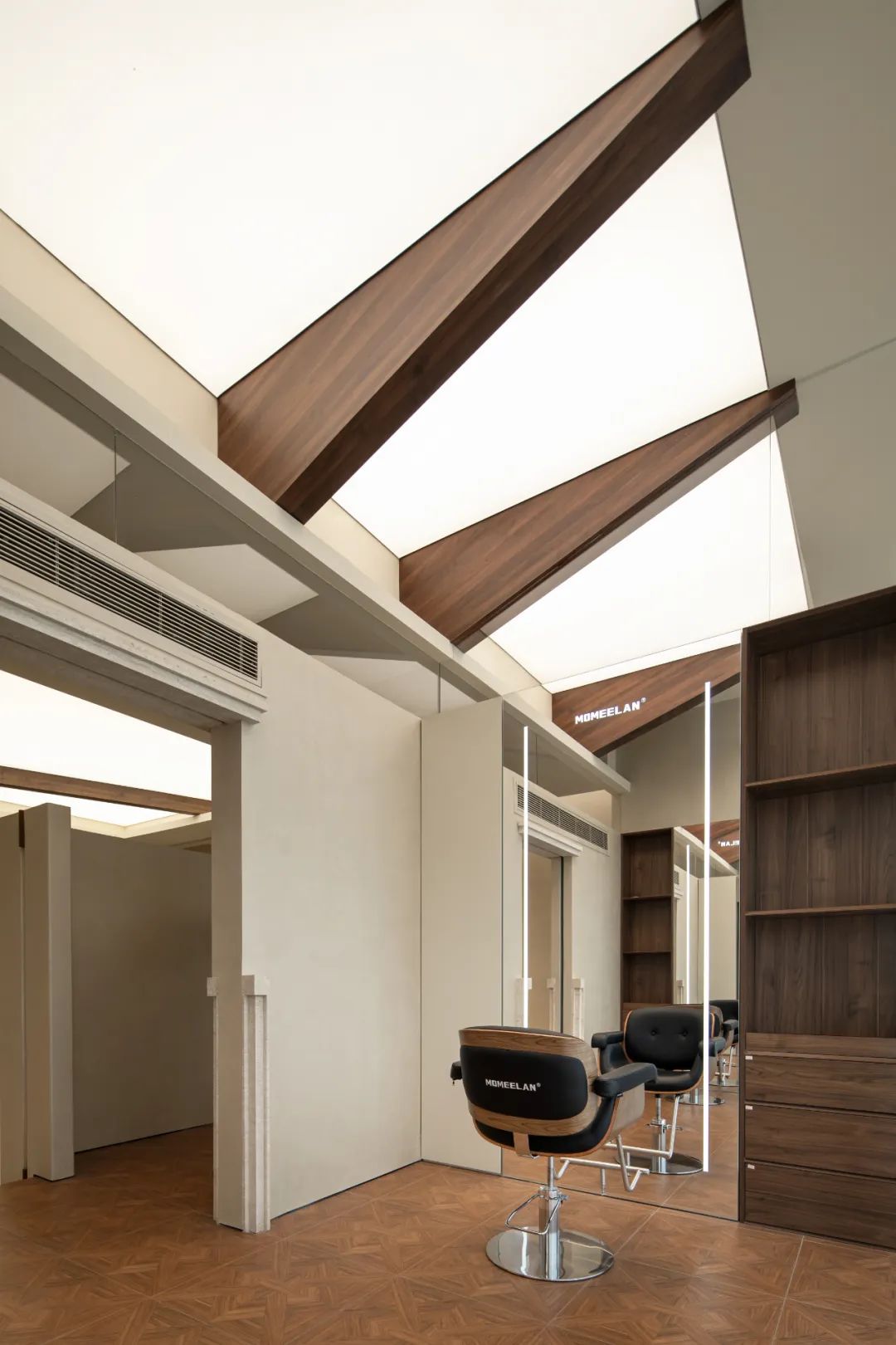 330㎡商业空间 | 以简约之美，演绎造型之韵-12