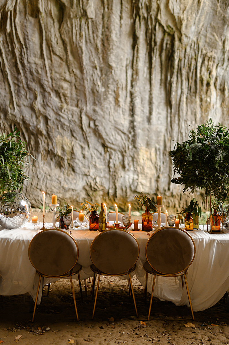 Bloom the World在Meziad洞穴的晚宴项目丨罗马尼亚-2