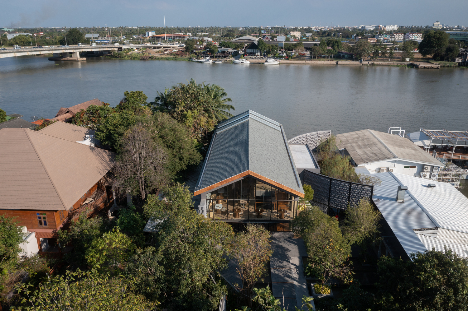 泰国“Baan Nhuer Nham”餐厅丨Looklen Architects-52