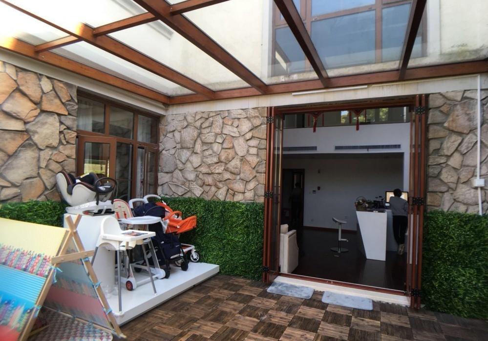 光影穿梭的现代宅院-72