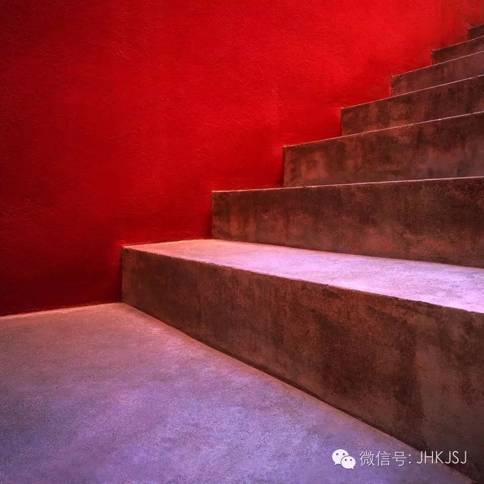 好魔幻！红蓝协奏曲——西班牙公寓设计-50