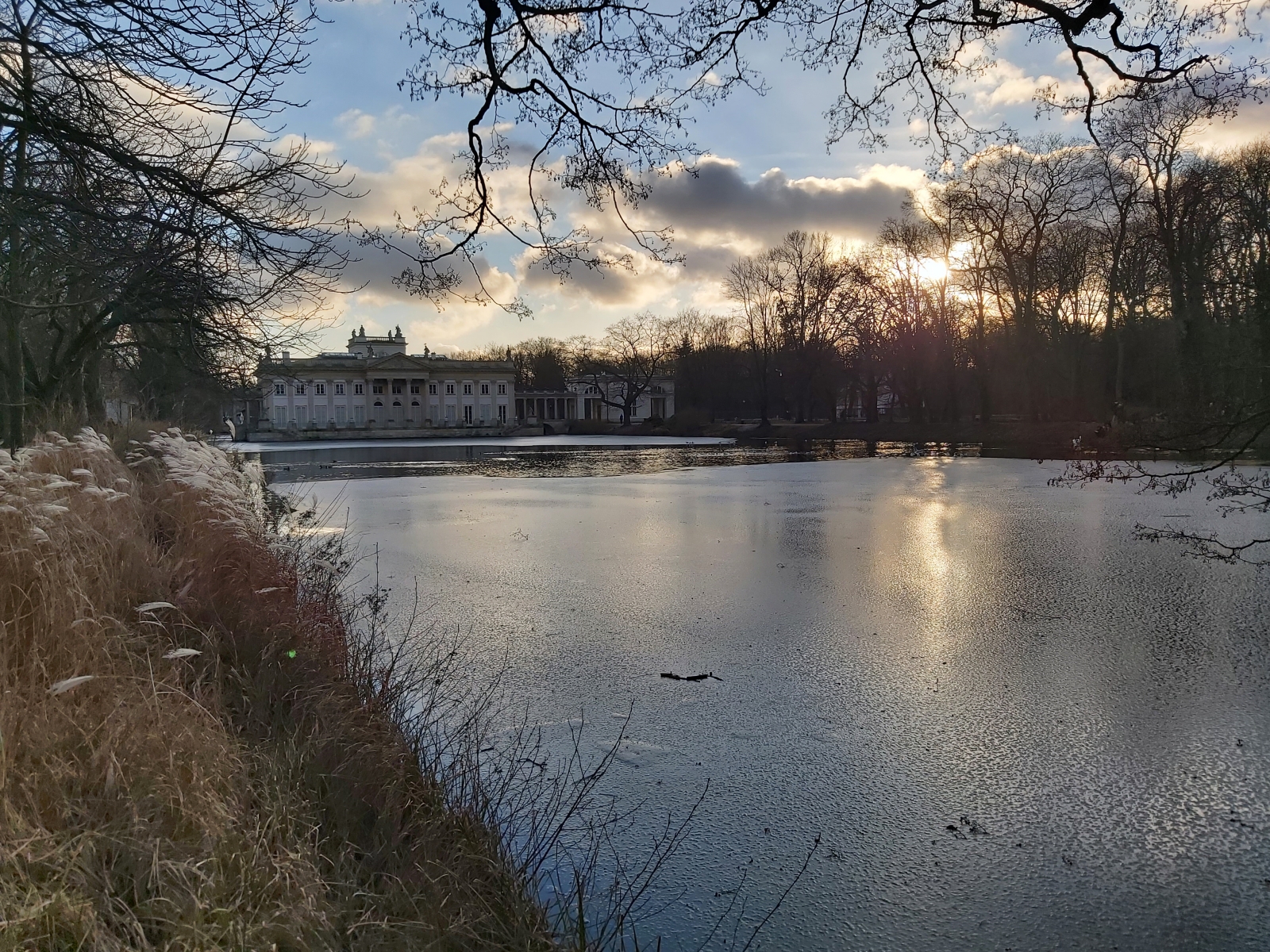 华沙皇家浴场公园内的岛屿宫丨波兰华沙丨蒂尔曼·冯·加默伦,多米尼克·梅林等-120