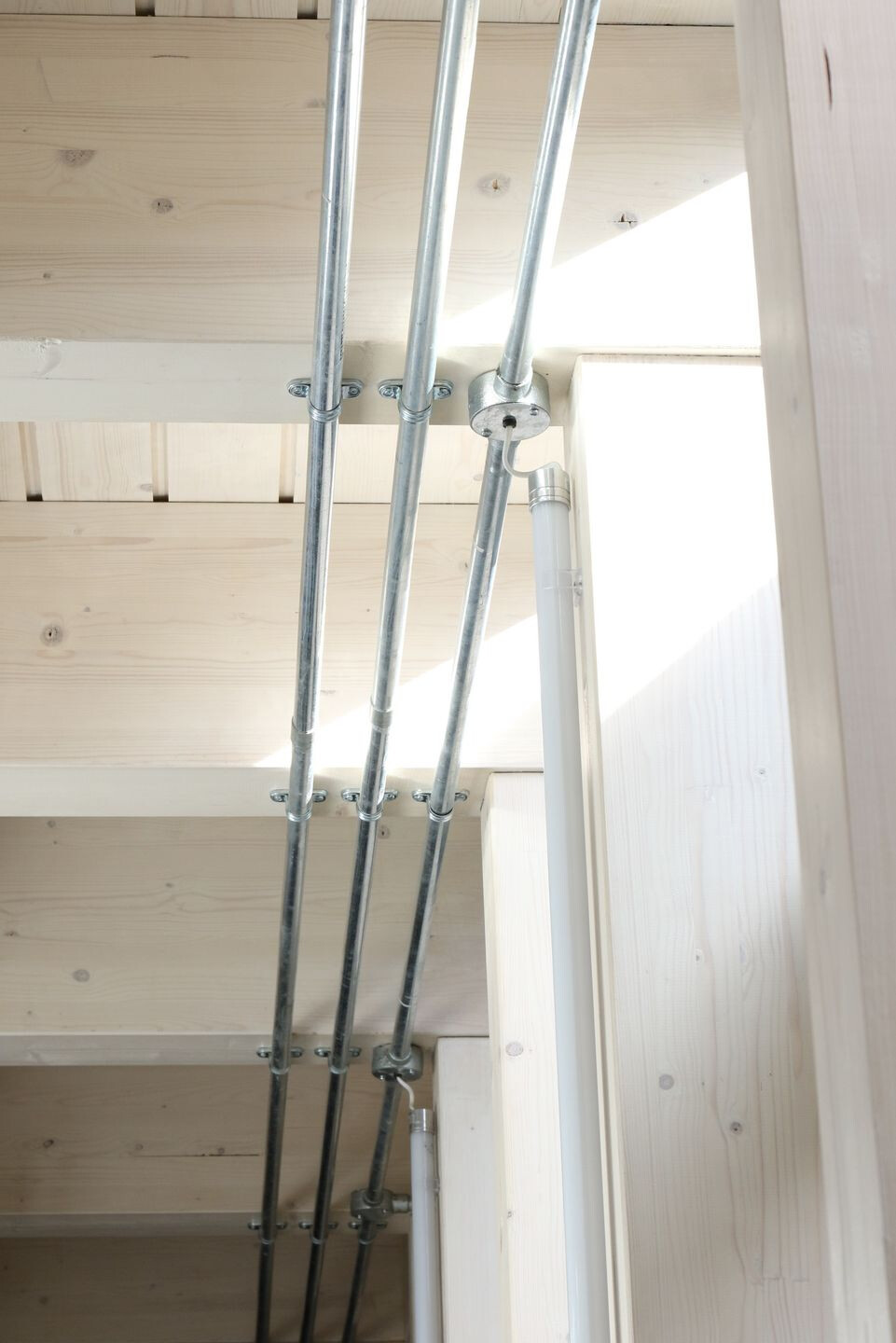 伦敦独特三角形住宅 | Studio BAM! 的简约实用设计-28