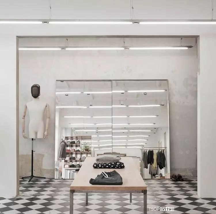 低调休闲时装零售店室内设计-1