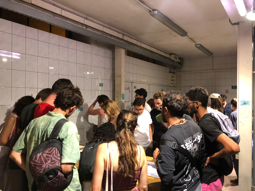 里耶卡25号警笛汤(注:由于SIREN SOUP不太明确确切含义,警笛汤可能不太符合实际情况,这里是按字面进行翻译,若有更多背景信息可使翻译更准确) 丨Mo Abdelbary等11人组成的SSS Crew-96