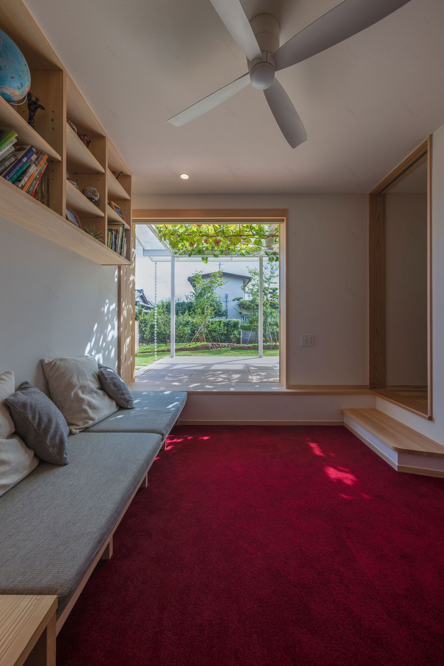 House with Grapevine Trellises / Takashi Okuno & Associates-11