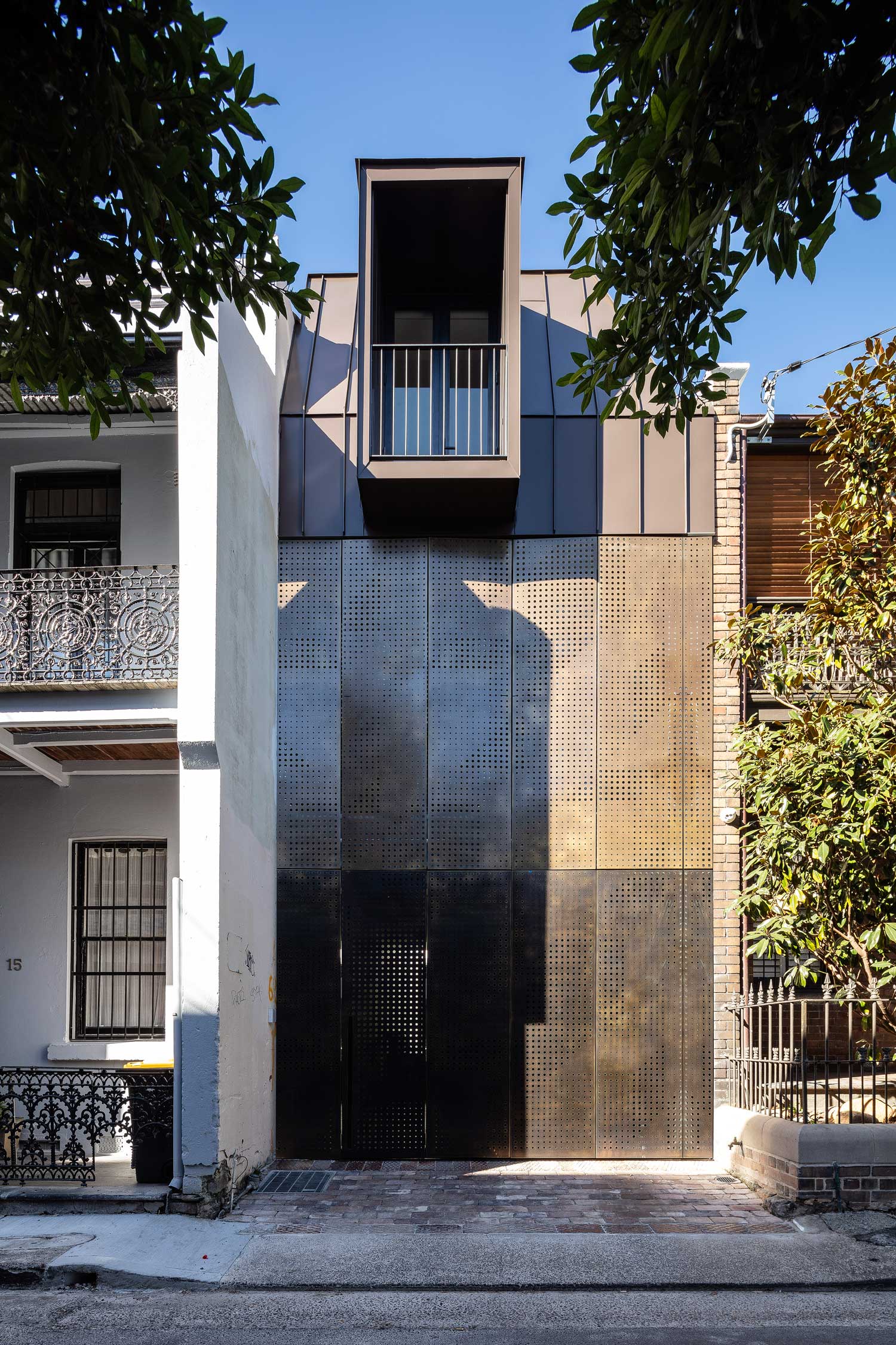 悉尼 Redfern 区的雕塑铜屋（Chimney House）-33