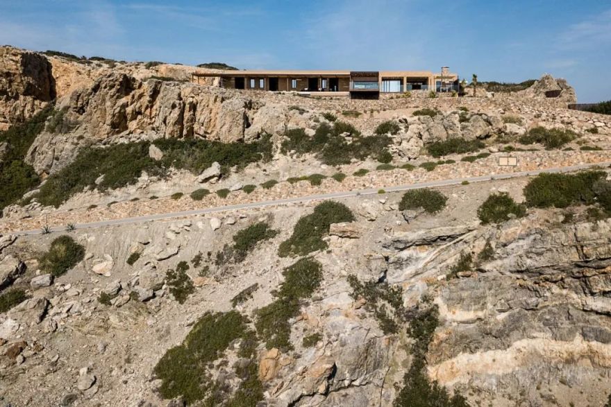 悬崖上的自然之美 · GGH 设计机构 216㎡度假住宅-15