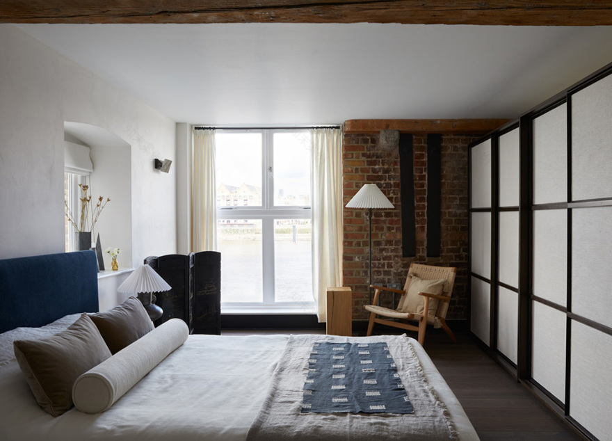 伦敦旧仓库改造的带砖砌墙与柔和装饰的阁楼丨英国伦敦-15