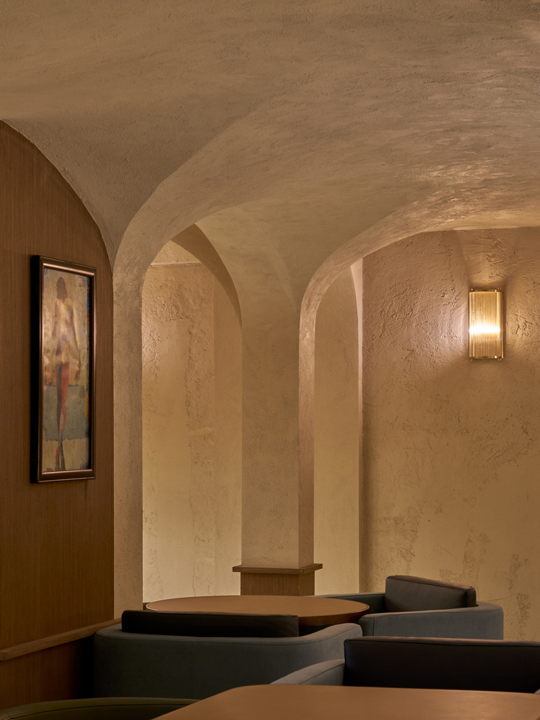 酒店里的酒吧餐厅the green door,香港 Designed by designeightfivetwo - 酒吧餐厅 - 餐厅LOGO-VI空间设计-全球餐饮研究所-14