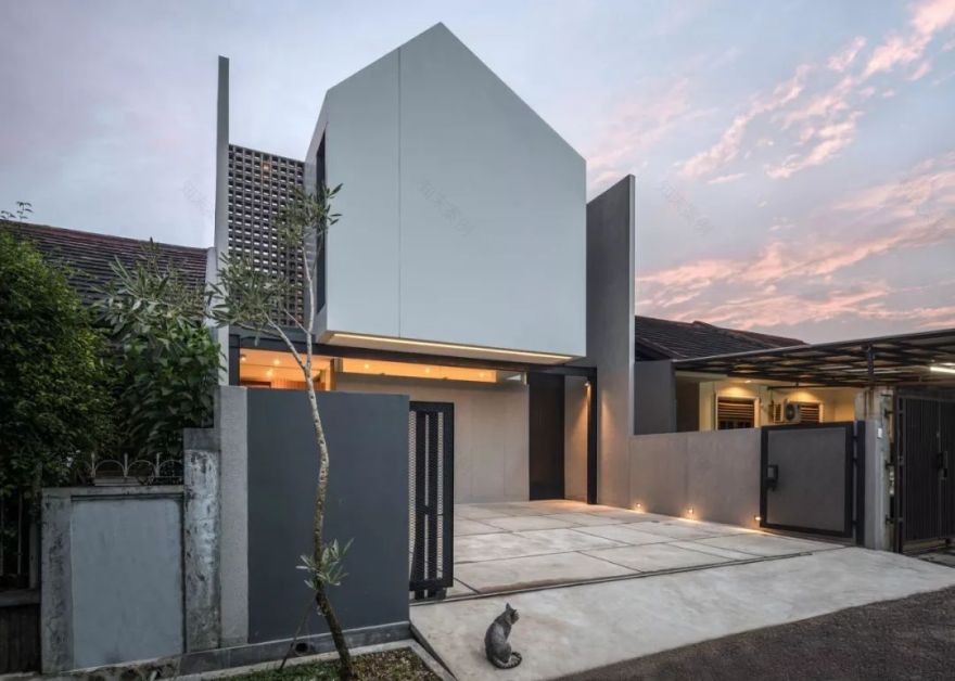 印尼 CJ House | 紧凑现代绿色住宅-13