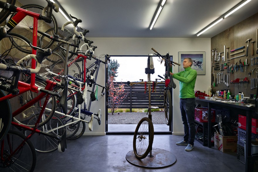 Cycle House in Seattle / Chadbourne   Doss Architects-12