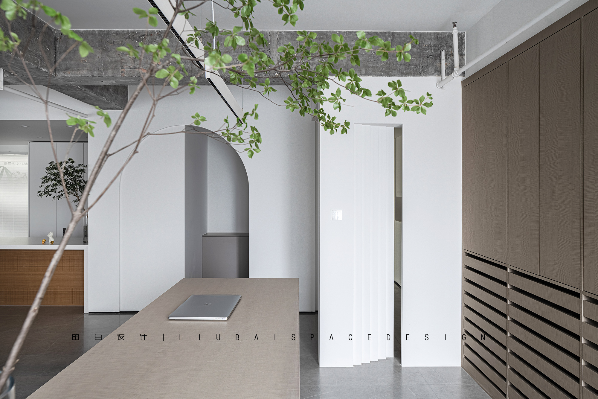 留白设计｜有光的空间丨留白空间设计-27