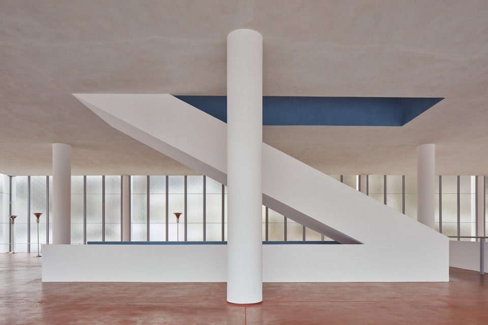 捷克 Tomáš Baťa 纪念馆改造 | 现代简约的神圣空间-36